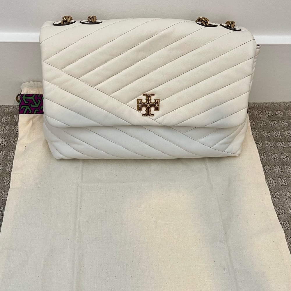 Tory Burch Quilted White Shoulder Bag with Gold Hardware